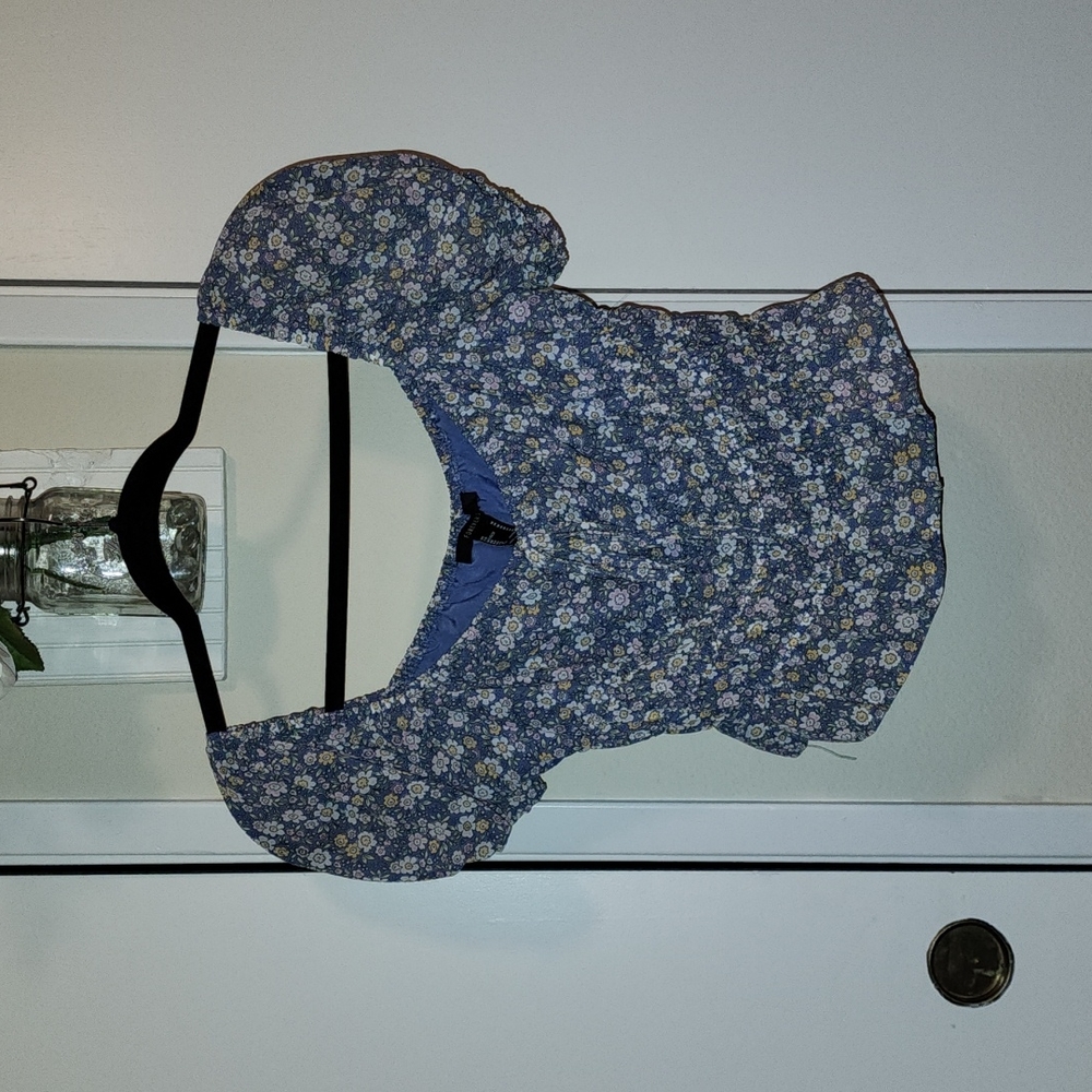 Floral crop top size M